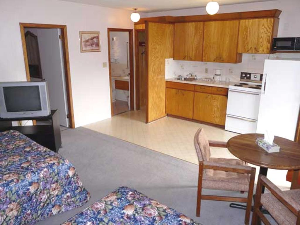 A-1 Alberni Inn Port Alberni Szoba fotó