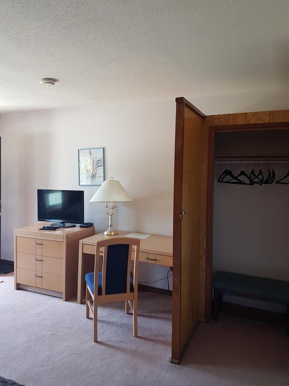 A-1 Alberni Inn Port Alberni Kültér fotó