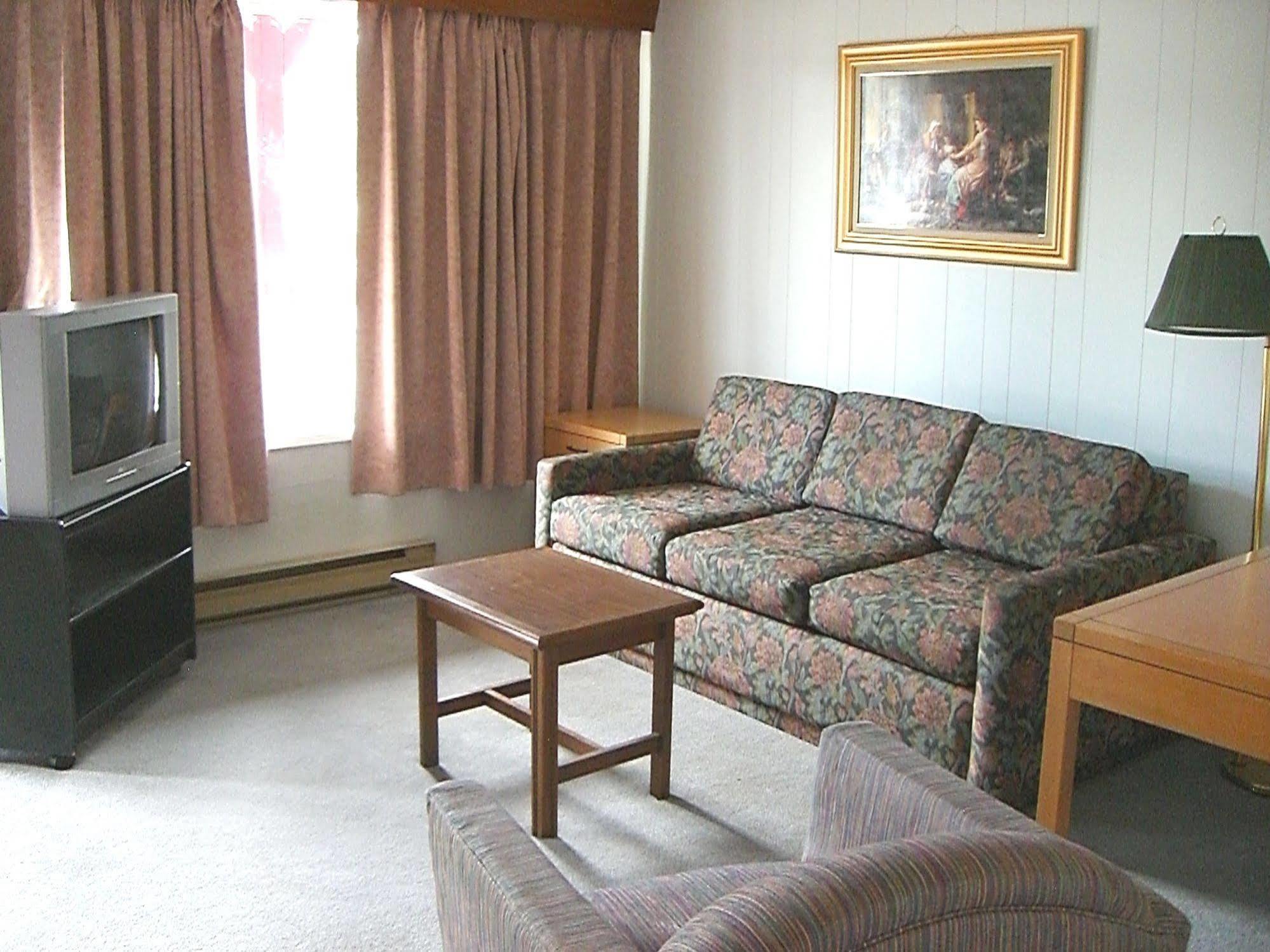 A-1 Alberni Inn Port Alberni Kültér fotó