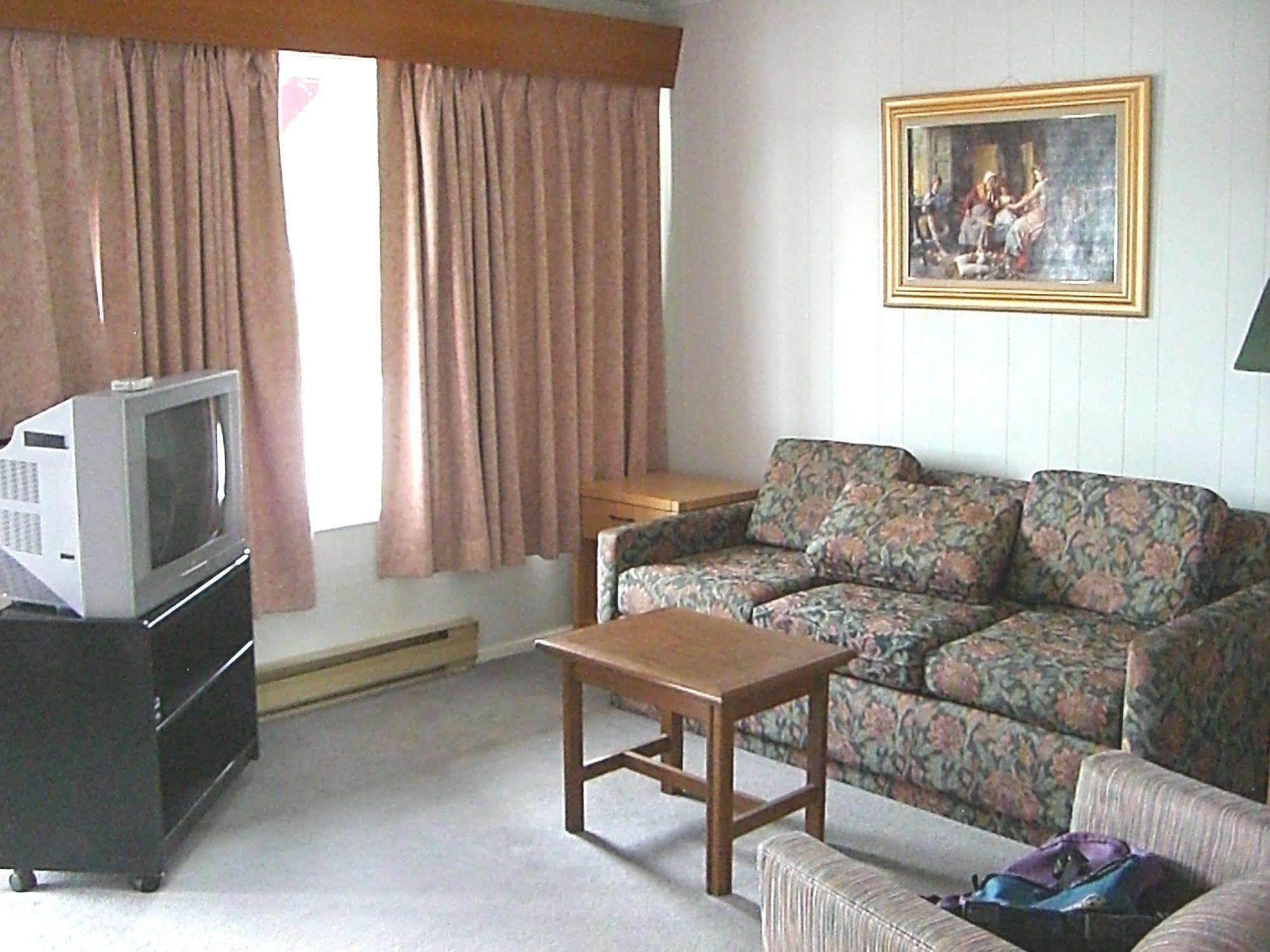 A-1 Alberni Inn Port Alberni Kültér fotó