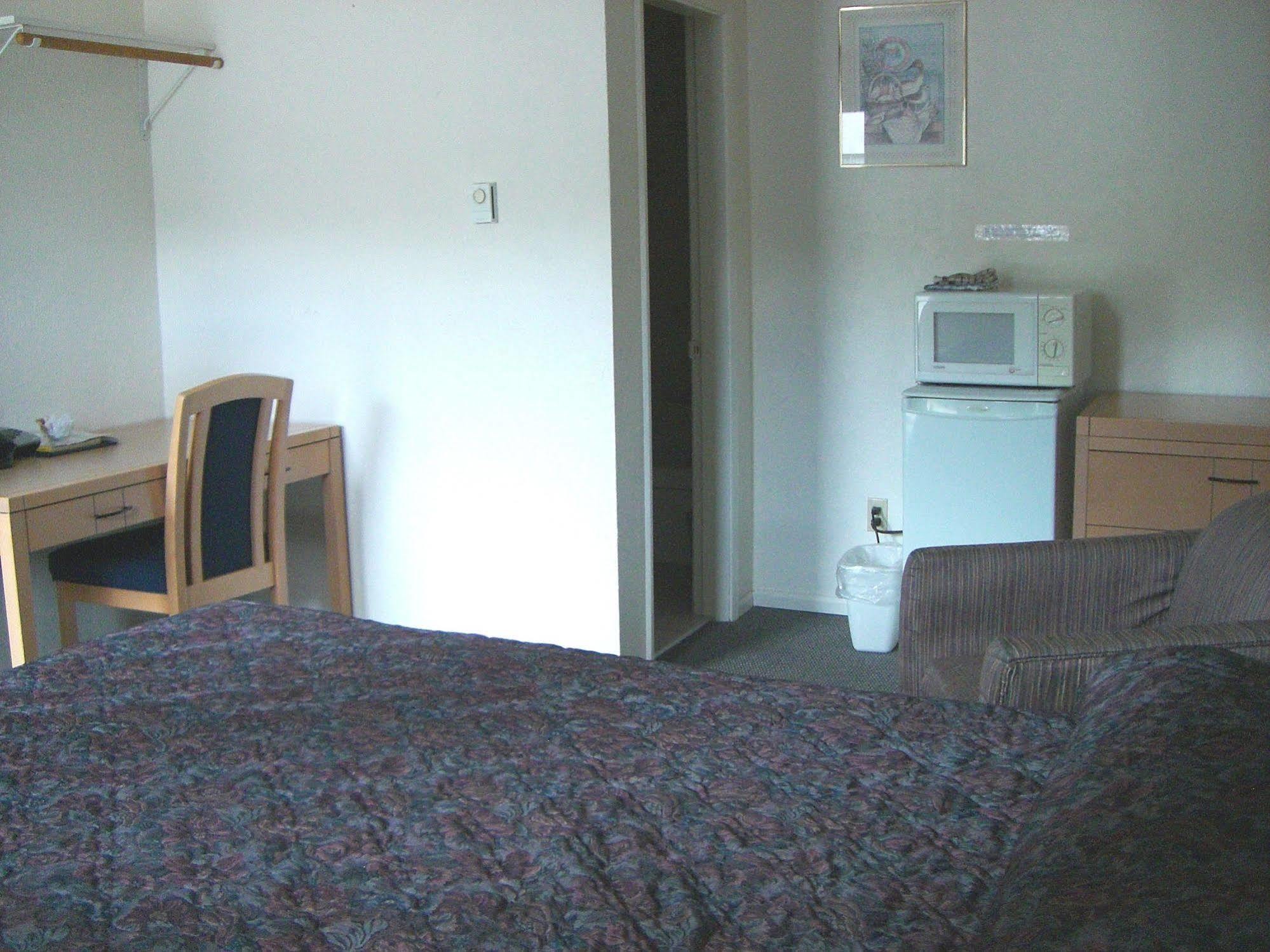 A-1 Alberni Inn Port Alberni Kültér fotó